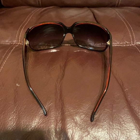 Black BCBG Max Azria sunglasses w/ red accents - Picture 8 of 16